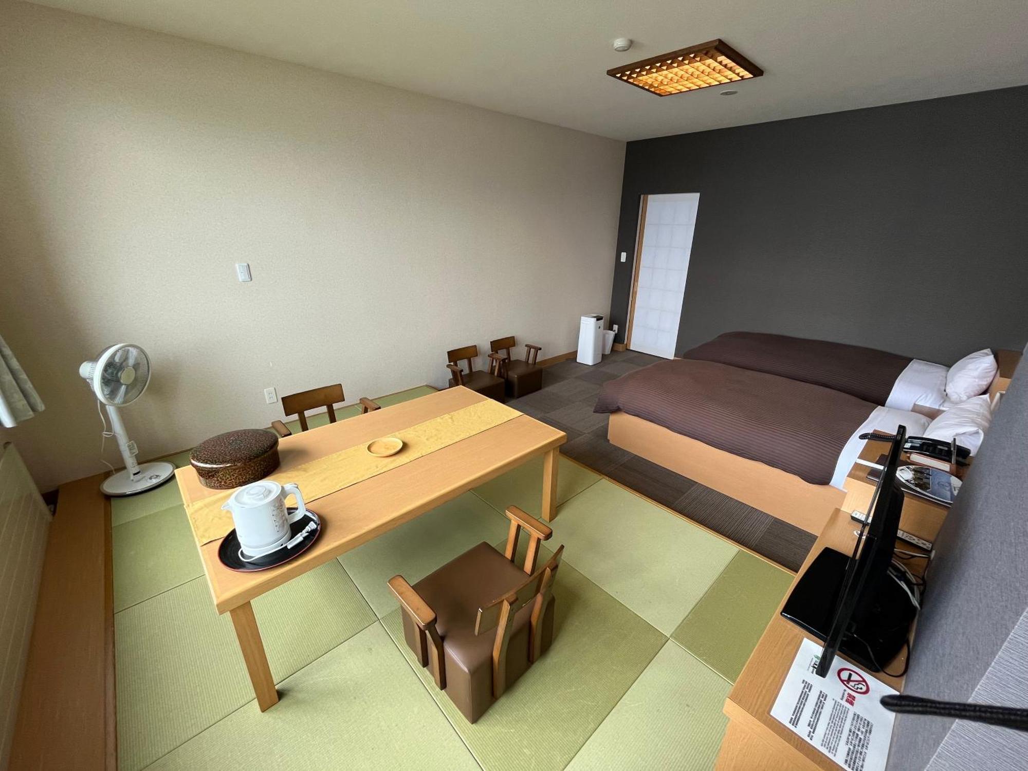 Marukoma Onsen Ryokan Chitose  Extérieur photo